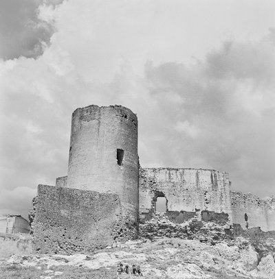 Hrad Palma di Montechiaro v blízkosti přístavu Marina di Palma od Fosco Maraini