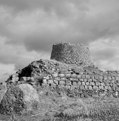 Nuraghe Santu Antine od Fosco Maraini