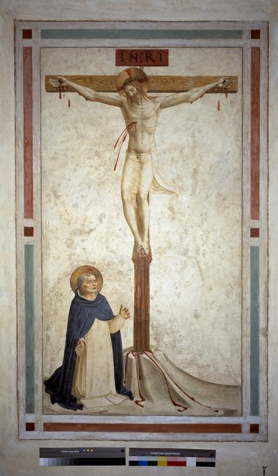 Ukřižování se svatým Dominikem. Nápis "INRI"" na kříži. Freska od Guida di Pietra od Fra Angelico