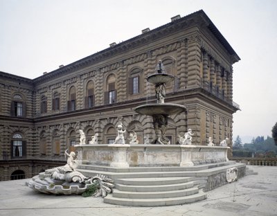 Pohled na fontánu s artyčokem od Francesco del Tadda