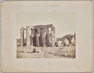 Padlá socha v Ramasseu, Théby od Francis Frith