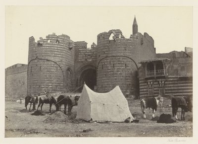 Pohled na Bab al-Azab, brána do káhirské citadely Citadela Báb El-Azab (název na objektu) od Francis Frith