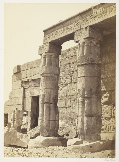 Portico chrámu Goorneh od Francis Frith