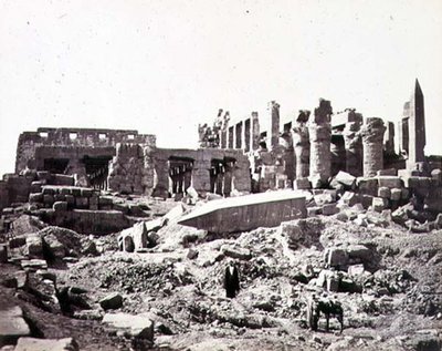 Chrám El-Karnak z jihovýchodu, cca 1856-59 (sépiová fotografie) od Francis Frith