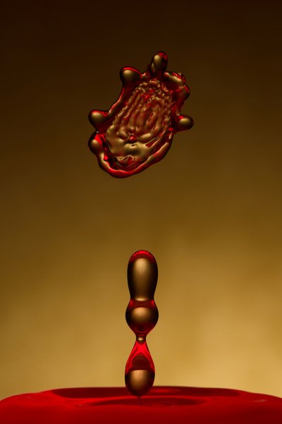 Dynamic Gold Red Splash od Francois Casanova