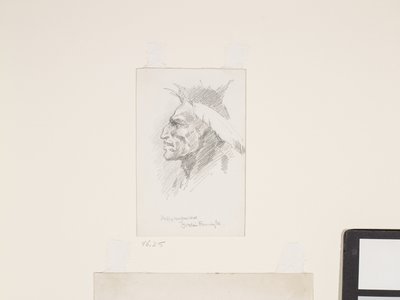 Indiánská hlava, datum neznámé (tužka na bílém papíře) od Frederic Remington
