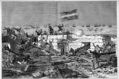 Tunisko, červenec 1881: Francouzská vojska dobyla město Stax po vzpouře obyvatel proti francouzskému protektorátu Tunisko. Námořní pušky sundávají kruhovou baterii. Rytina od De Haenena v „“The Illustrous World”” č. 1273 z 20. srpna od Frederic de Haenen