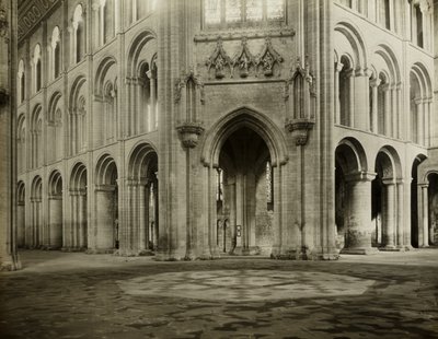 Elyská katedrála: Osmiúhelník do lodi a severní příčné lodi od Frederick H. Evans