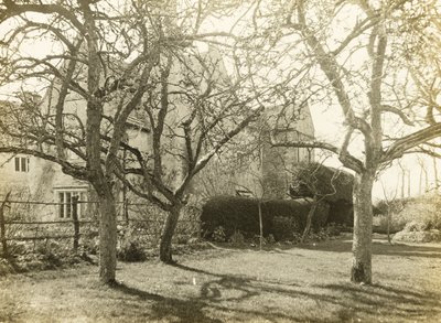 Kelmscott Manor: Ze sadu od Frederick H. Evans