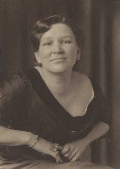 Phyllis Hatton od Frederick H. Evans