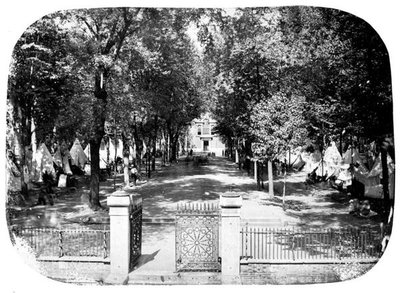 Camp Independence v Independence Hall, cca 1860 (černobílá fotografie) od Frederick de Bourg Richards