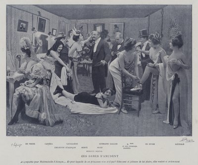 Herečky se baví v šatnách divadla Theatre des Varietes v Paříži (čb foto) od French Photographer