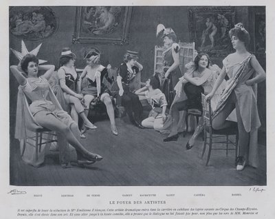 Herečky v zelené místnosti v Theatre des Varietes, Paříž (č/b foto) od French Photographer