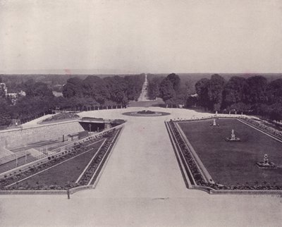 Avenue des Loges, St Germain-en-Laye (černobílá fotografie) od French Photographer