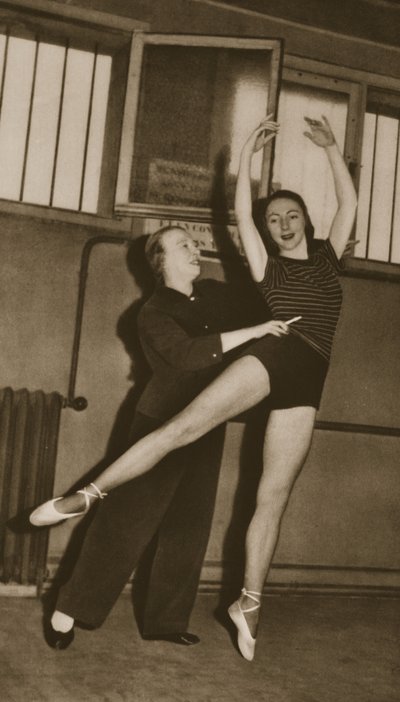 Bronislava Nijinska s Rosellou Hightower, z Grand Ballet de Monte-Carlo, 1949 (hlubotisk) od French Photographer