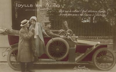 Pár s motorovým vozem (barevné foto) od French Photographer