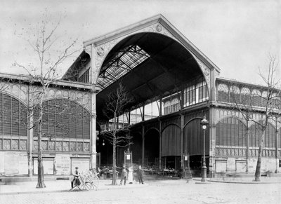 Vchod do pavilonu centrálního trhu Les Halles, Paříž, c.1900 od French Photographer