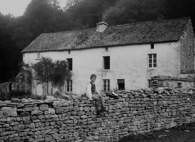 Farma v blízkosti Bourmont en Haute Marne, cca 1880. od French Photographer