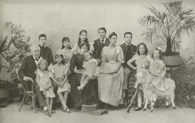 Ferdinand De Lesseps s manželkou a dětmi (černobílé foto) od French Photographer