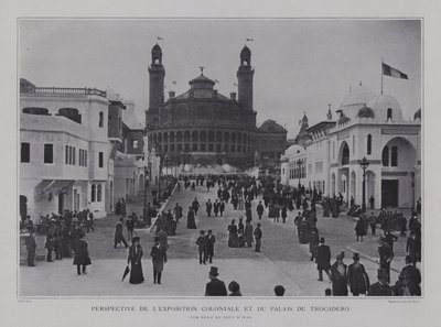 Francouzské koloniální pavilony a Palais du Trocadero při pohledu z Pont d