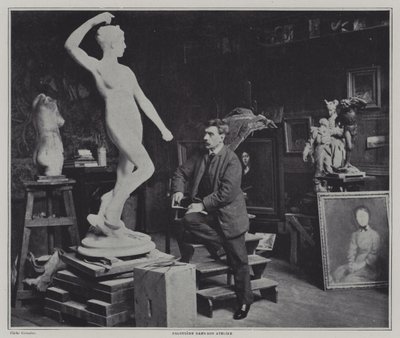 Francouzský malíř a sochař Alexandre Falguiere ve svém ateliéru (čb foto) od French Photographer