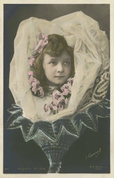 Dívka v květu (barevné foto) od French Photographer