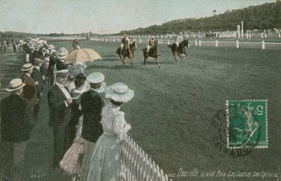 Koňské dostihy v Deauville. Pohlednice odeslána v roce 1913. od French Photographer