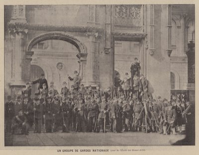Pařížská komuna, skupina národních gard, nádvoří Ecole des Beaux-Arts (černobílá fotografie) od French Photographer