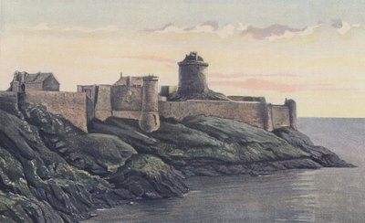 Fort La Latte, pohled převzatý z E od French Photographer