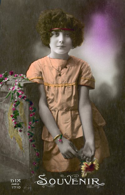 Holčička v oranžové (barevné foto) od French Photographer