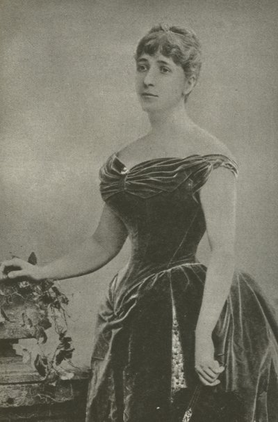 Madame Marguerite De Bonnemain, milenka generála Boulangera (č/b foto) od French Photographer