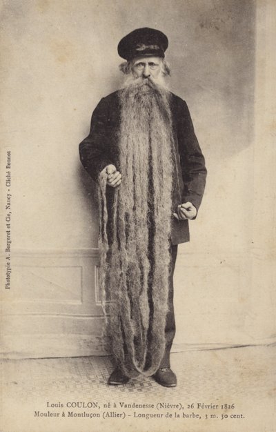 Muž s extrémně dlouhým vousem od French Photographer