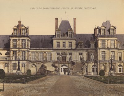 Palais de Fontainebleau, fasáda a hlavní vchod (barevné foto) od French Photographer