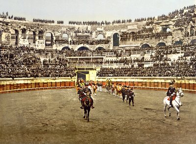 Průvod matadorů v amfiteátru v Nîmes, 1890-1900 od French Photographer
