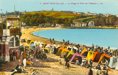 Saint-Jean-de-Luz, pláž a výhled na Ciboure (barevné foto) od French Photographer