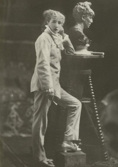 Sarah Bernhardt, v roce 1869 (černobílá fotografie) od French Photographer