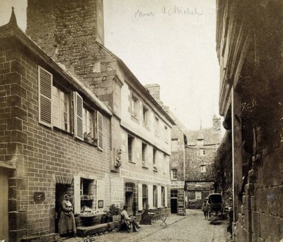 Hotel a Poulard Inn u vchodu do Mont-Saint-Michel, konec 19. století od French Photographer