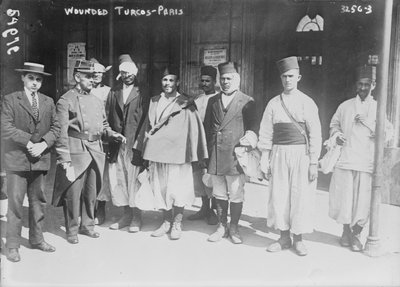 Zraněný Turcos v Paříži, 1914 od French Photographer