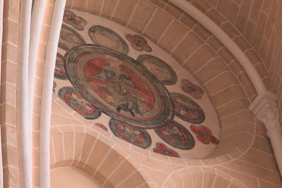 Pohled na malovanou růžici v nejzápadnějším zálivu na jižní straně od French School