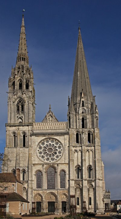 Pohled na západní fasádu od French School