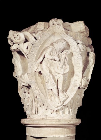 Kapitál zobrazující Třetí tóninu Plainsong s hráčem na loutnu, kolem 1095 od French School