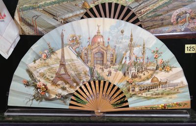 Pamětní fanoušek výstavy Universelle z roku 1889 v Paříži od French School