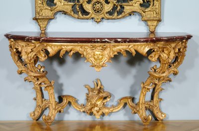 Konzolový stůl, navržený Julesem-Michelem Hardouinem (1635-1737), vyrobený Pierrem Turpinem a Michelem II Langem, kolem roku 1725 (vyřezávané zlacené dřevo, mramorová deska (griotte de campan)) (viz také 491455) od French School