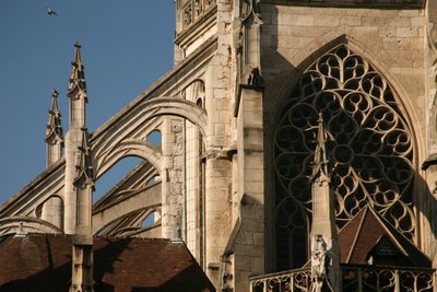 Zobrazující létající klenby na východním konci od French School