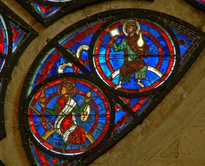 Detail z okna východní růžice zobrazující dva starší z apokalypsy od French School