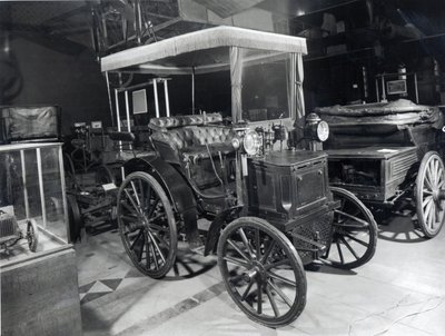 Raný automobil Peugeot, kolem roku 1898 od French School