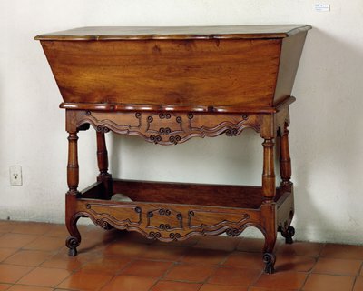Petřínský stůl ve stylu Fouques (dřevěný) od French School