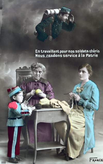 Francouzská vlastenecká pohlednice zobrazující roli žen během první světové války 1914-18, 1915 od French School