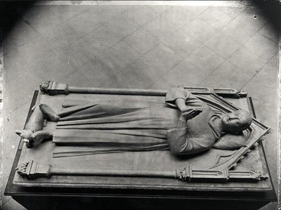 Pohřební socha Louise de France (1243-60), nejstaršího syna svatého Ludvíka, z opatství Royaumont (sádrový odlitek hrobky v Basilique Saint-Denis) od French School