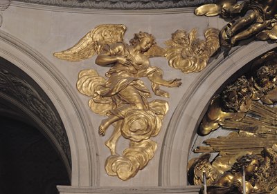 Anděl ve stylu Ludvíka XIV, z oblouku nalevo od hlavního oltáře v kapli (pozlacený bronz) od French School